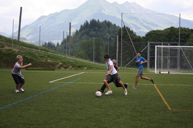 Village Camps International Summer Camp Leysin, Switzerland 2025-08-09 https://www.villagecamps.com/journals_admin/images/698-31-football (30).jpg